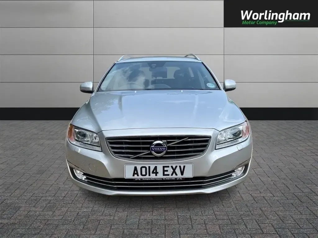 Used Volvo V70 SE Lux 181 HP (133 kW) 2014 Silver Estate