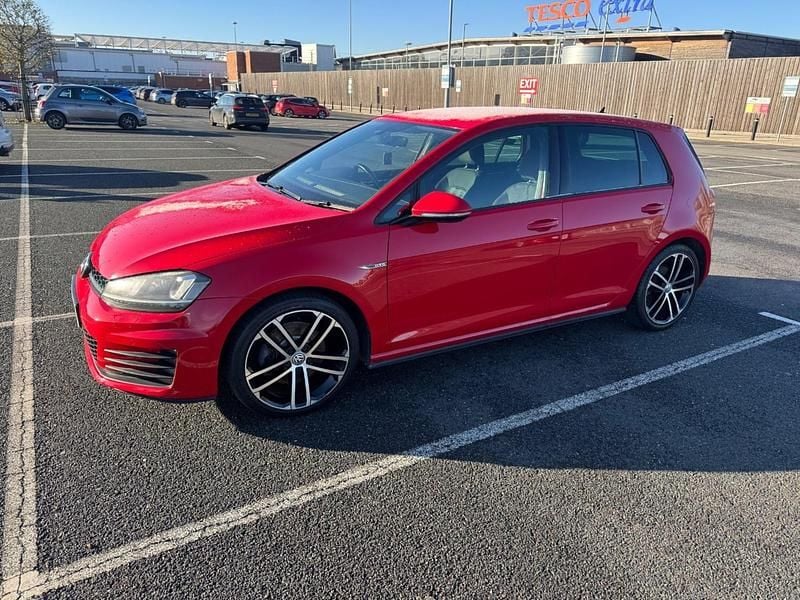 Begagnad VW Golf VII GTD 2016 Röd Halvkombi