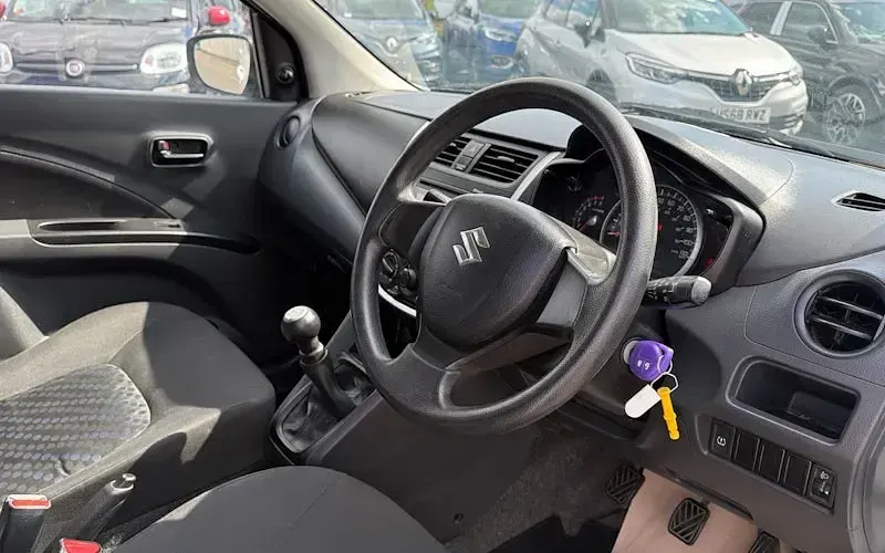 Used Suzuki Celerio SZ3 68 HP (50 kW) 2016 White Hatchback