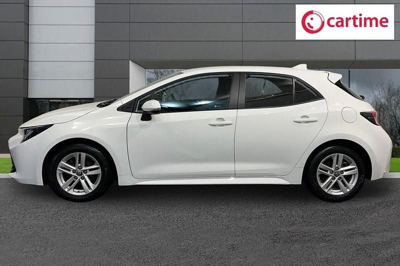 Used Toyota Corolla 2023 White Hatchback