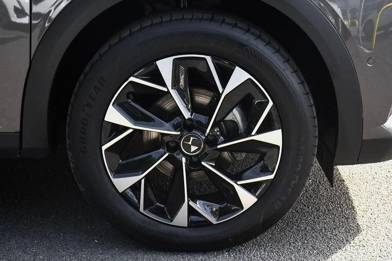 Used DS Automobiles DS3 Opera 129 HP (94 kW) 2024 Grey