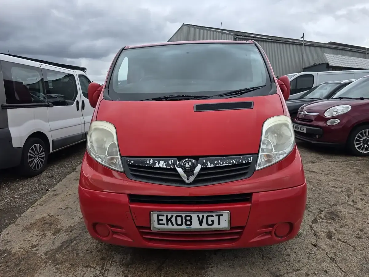 Used Vauxhall Vivaro 115 HP (84 kW) 2008 Red MPV