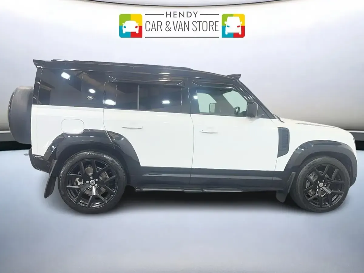 Used Land Rover Defender HSE Dynamic 2023 Fuji white SUV
