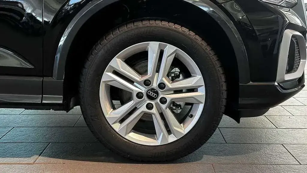 Used Audi Q2 Sport 114 HP (83 kW) 2025 Brilliant black SUV