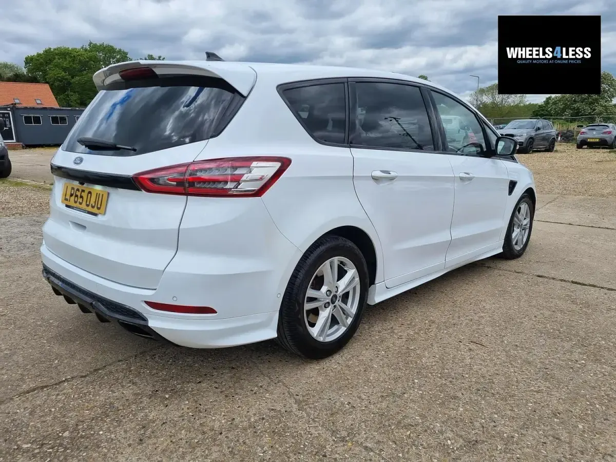 Used Ford S-MAX Sport 180 HP (132 kW) 2015 White MPV
