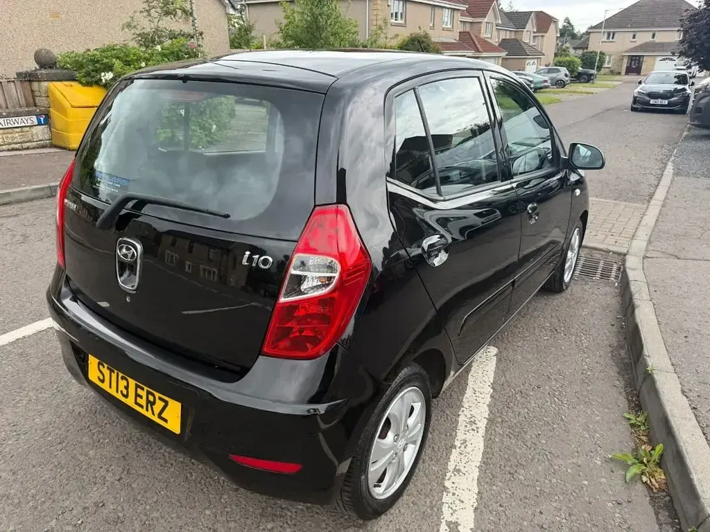 Used Hyundai i10 Active 85 HP (62 kW) 2013 Black Hatchback