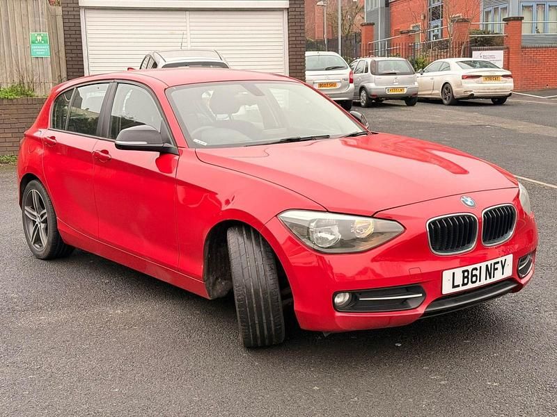 Used BMW 118 Sport Line 2012 Red Hatchback