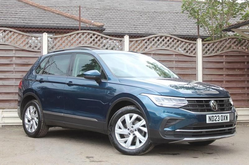 Blue Used 2023 VW Tiguan Life SUV | £20,990 (Super price) - Image 1/4
