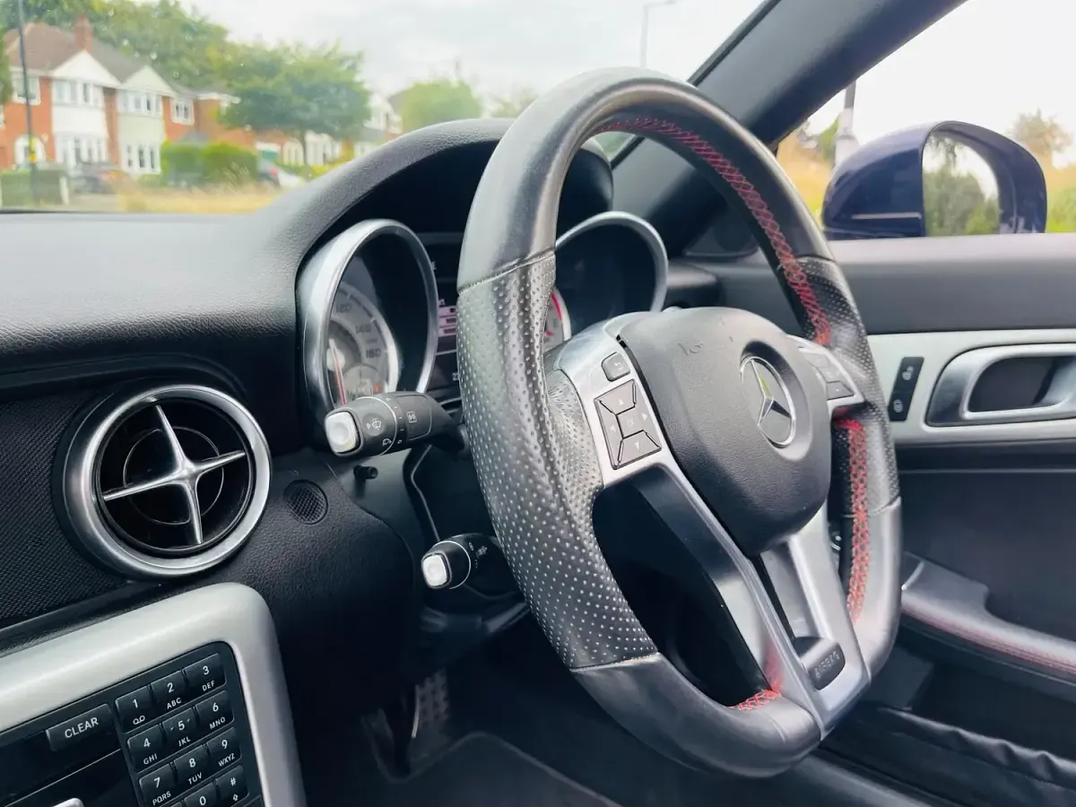 Used Mercedes SLK250 AMG 204 HP (150 kW) 2015 Blue Cabriolet