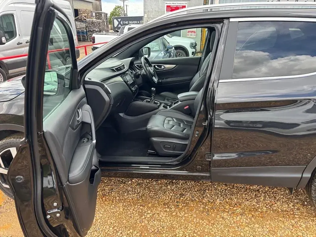 Used Nissan Qashqai Tekna+ 140 HP (102 kW) 2018 Black SUV