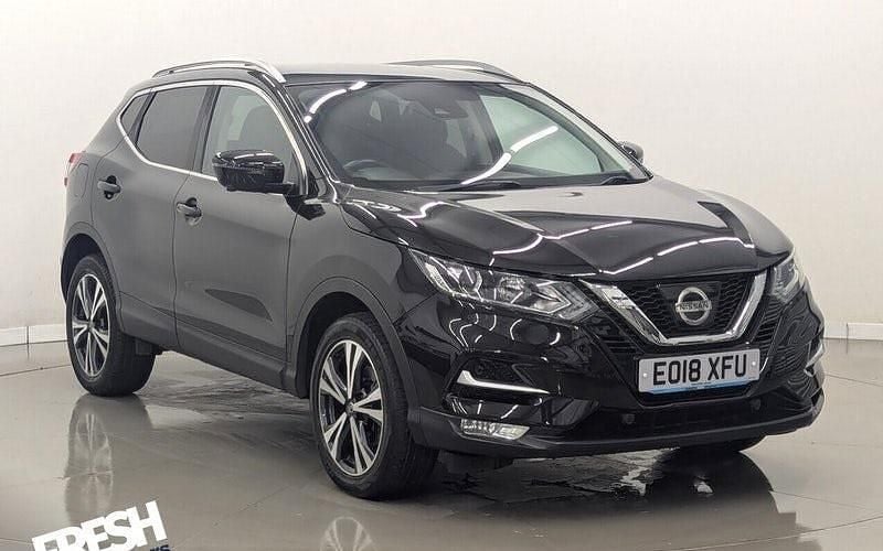 Black Used 2017 Nissan Qashqai N-Connecta SUV | £10,550 (Fair price) - Image 1/4