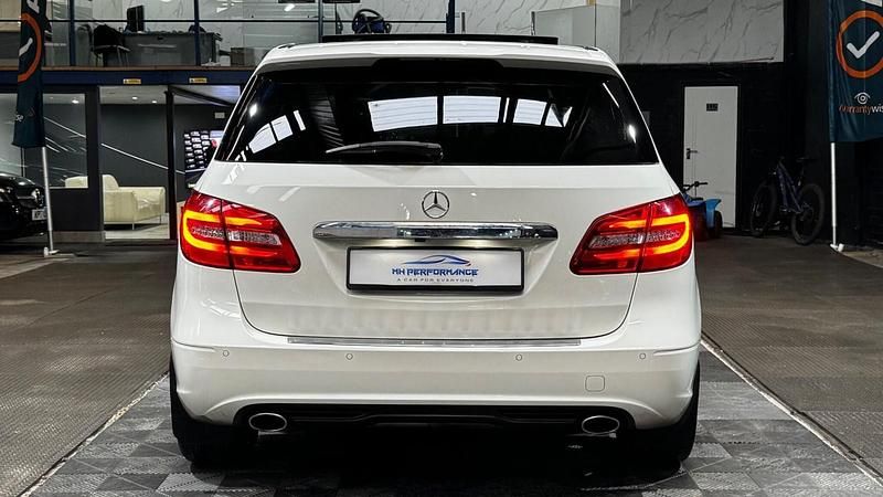 Used Mercedes B200 2014 White MPV