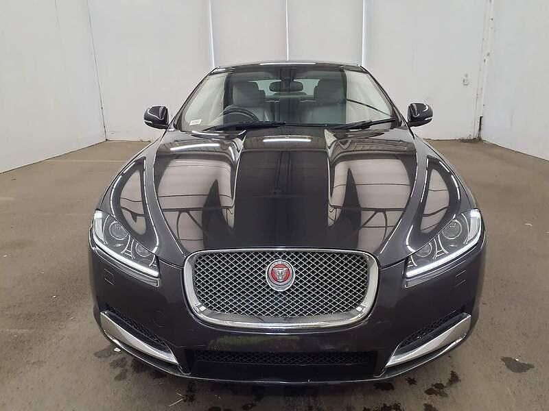 Usado Jaguar XF Luxury 163 HP (119 kW) 2013 Cinzento Sedan