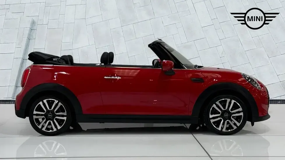 Używany Mini Cooper Exclusive 134 KM (98 kW) 2022 Czerwony Hatchback