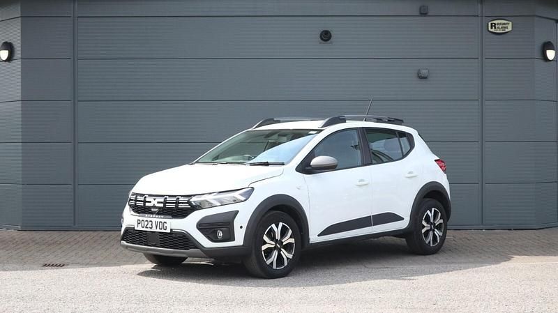 Used Dacia Sandero Journey 91 HP (66 kW) 2023 White Hatchback