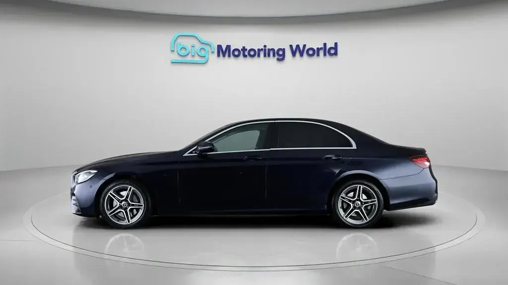 Used Mercedes E300 AMG line 320 HP (235 kW) 2021 Blue Sedan