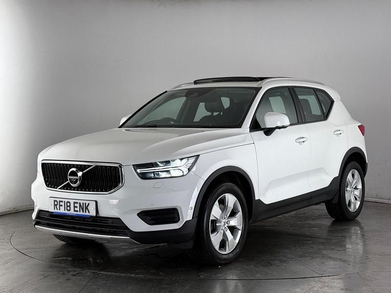 Used Volvo XC40 Momentum 2018 White SUV
