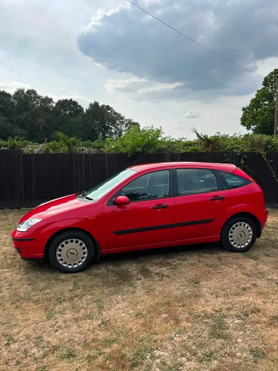 Used Ford Focus 2002 Red Hatchback