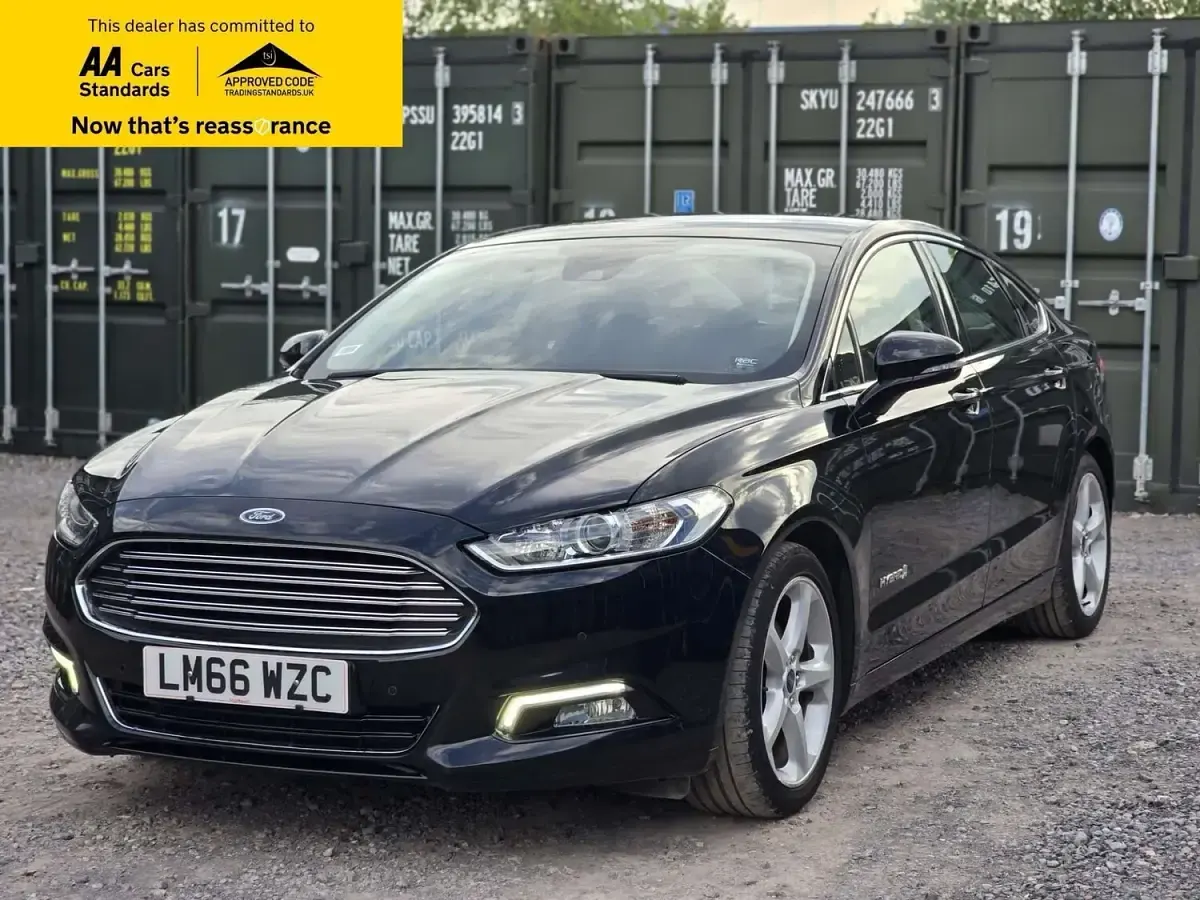 Used Ford Mondeo Titanium 187 HP (137 kW) 2016 Black Sedan