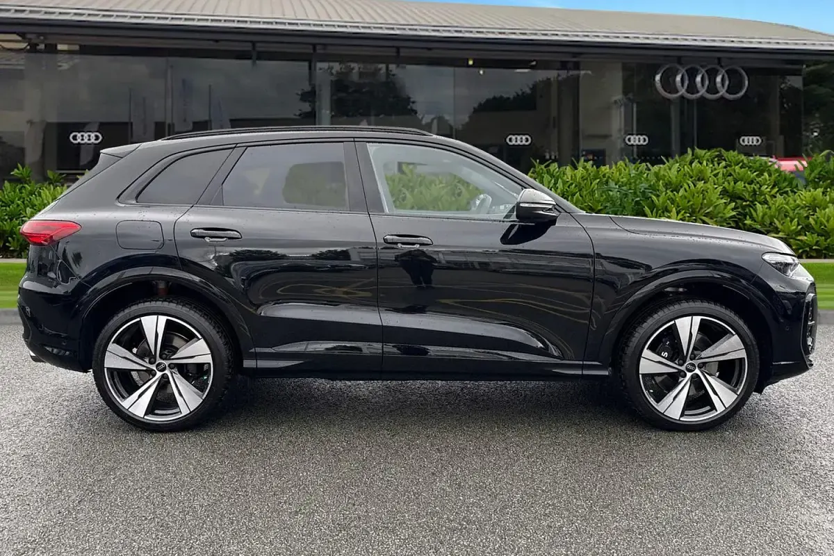 New Audi SQ5 Black Edition 2026 Black SUV