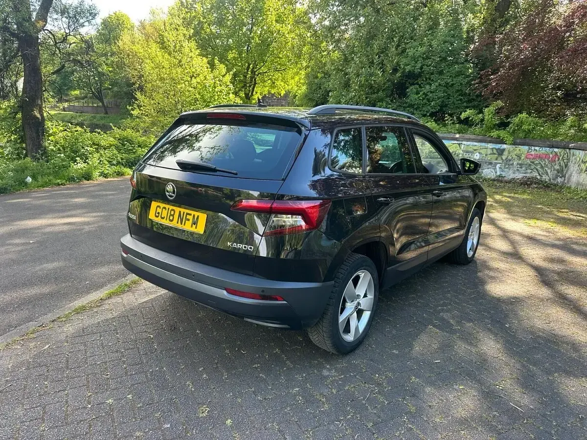Begagnad Skoda Karoq SE 116 HK (85 kW) 2018 Svart SUV