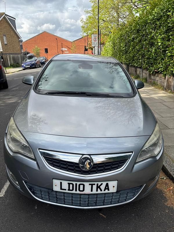 Used Vauxhall Astra 2010 Silver Hatchback