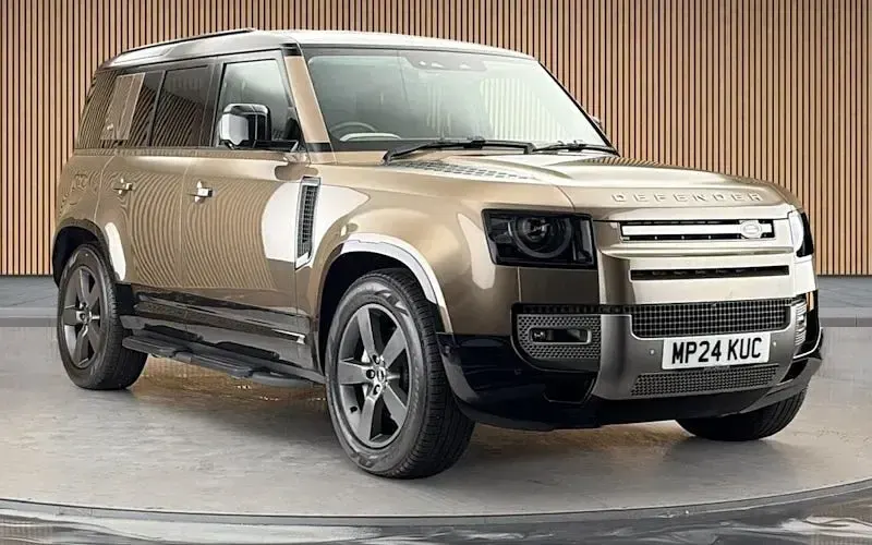 Used Land Rover Defender Dynamic 404 HP (297 kW) 2023 SUV