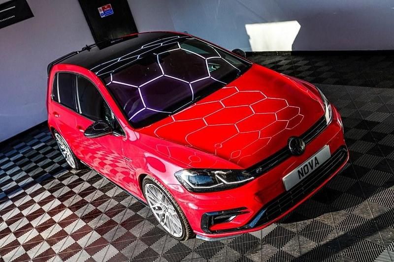 Used VW Golf VII R 310 HP (228 kW) 2017 Red Hatchback