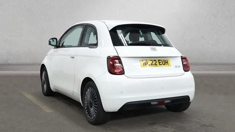 Second-hand Fiat 500e Icon 86 kW (118 CP) 2022 Alb Hatchback