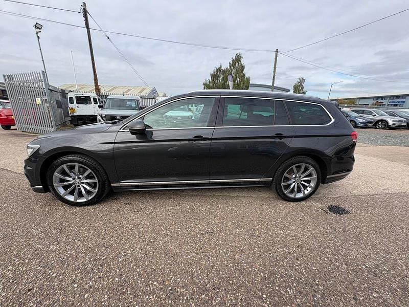 Used VW Passat R-line 150 HP (110 kW) 2019 Grey Estate