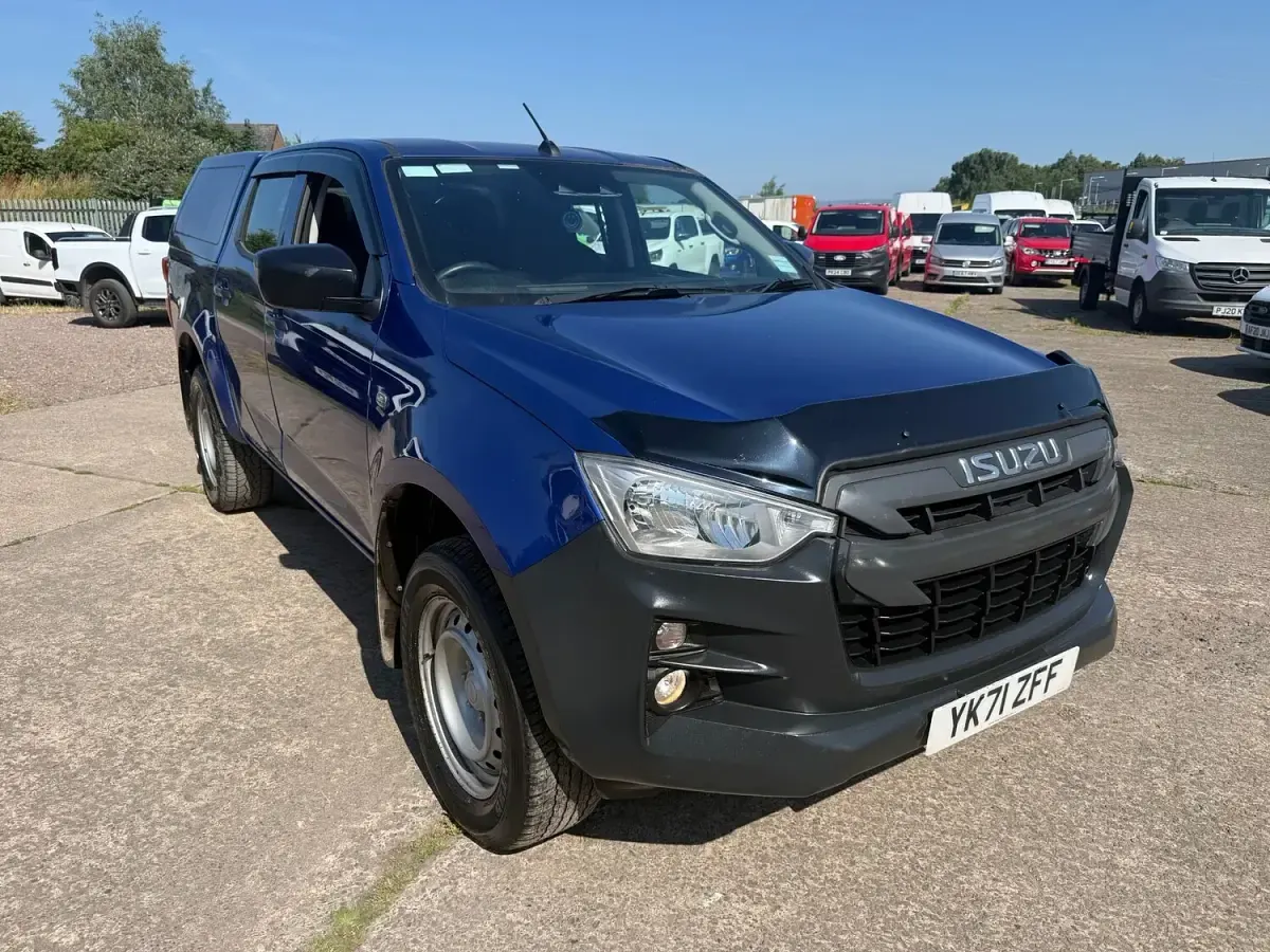 Used Isuzu D-Max 164 HP (120 kW) 2021 Blue Pickup