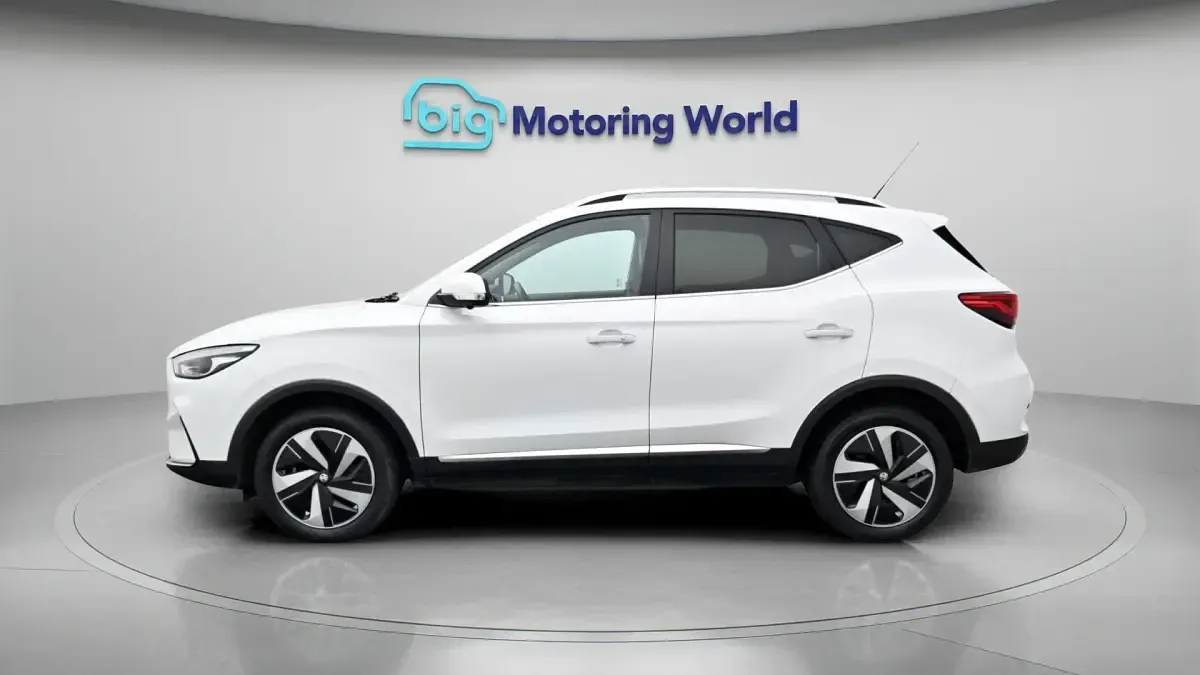 Usado MG ZS Trophy Connect 114 kW (156 HP) 2022 Branco SUV