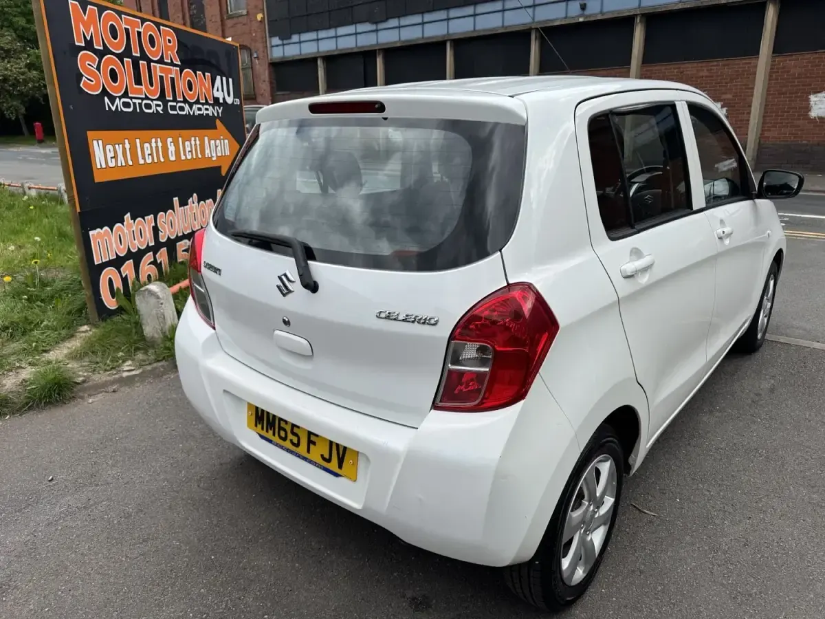 Używany Suzuki Celerio 68 KM (50 kW) 2016 Biały Hatchback