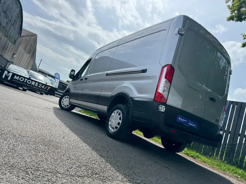 Usado Ford Transit Trend 125 HP (91 kW) 2016 Prateado Van