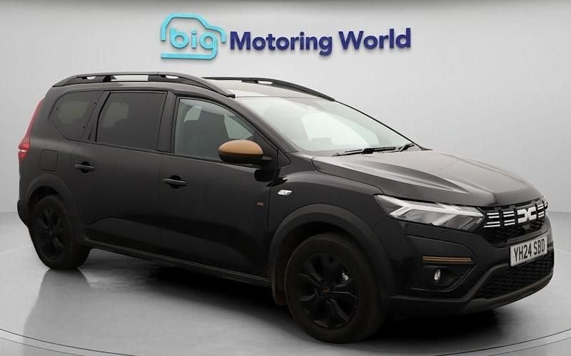Used 2025 Dacia Jogger Extreme Estate | £19,860 (Fair price) - Image 1/4