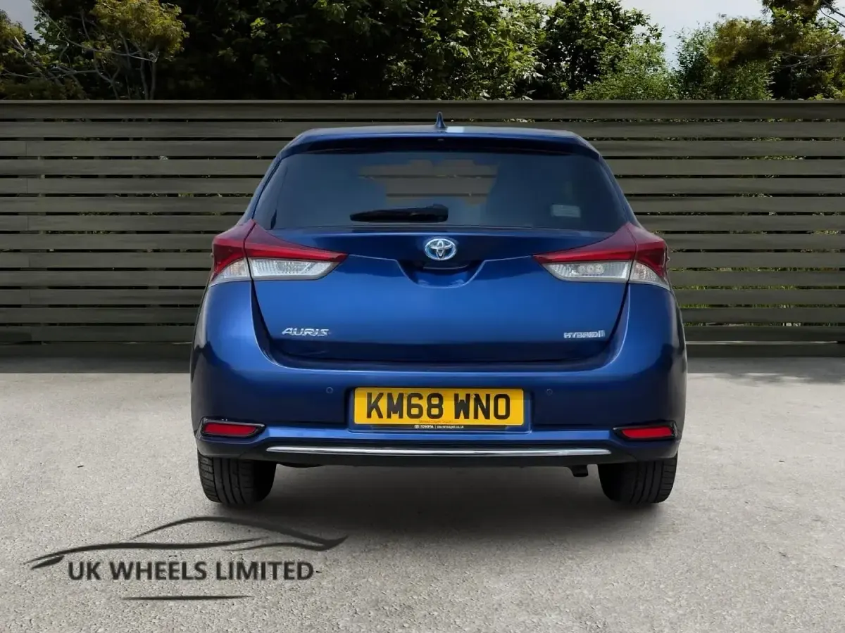 Used Toyota Auris Hybrid 2018 Blue Hatchback