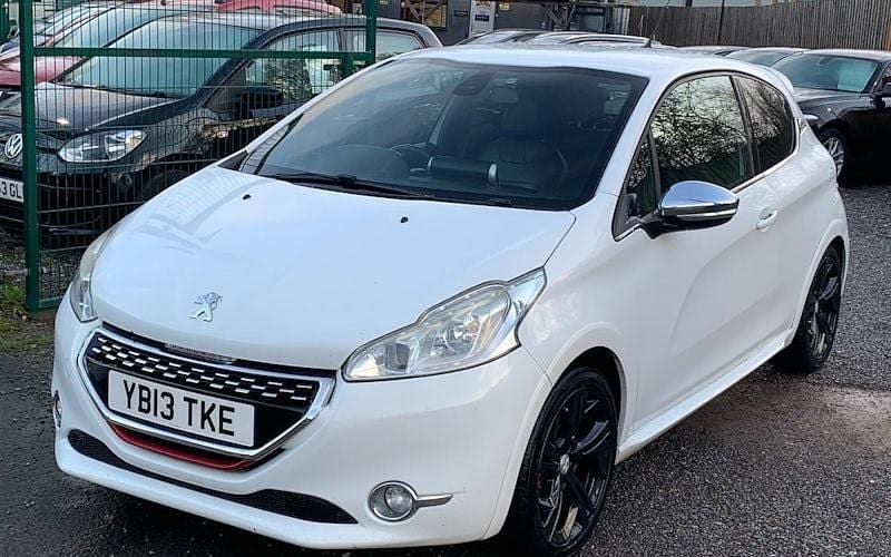 White Used 2013 Peugeot 208 GTi Hatchback | £3,750 (Fair price) - Image 1/4