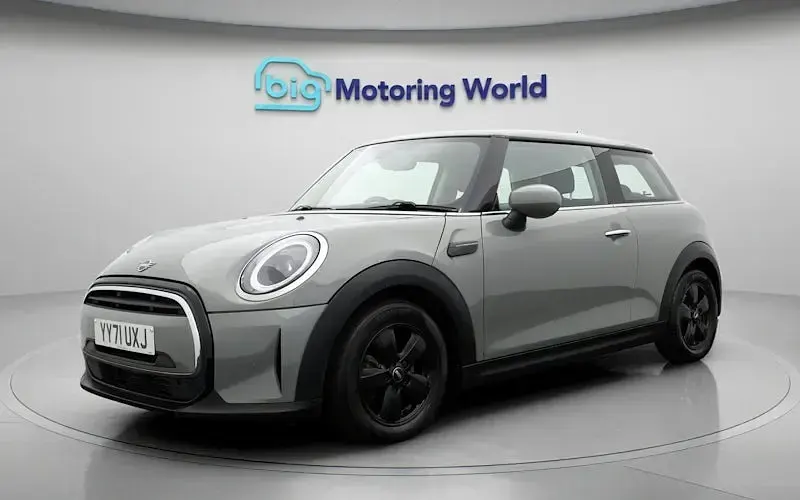 Used Mini ONE Classic 102 HP (75 kW) 2022 Hatchback