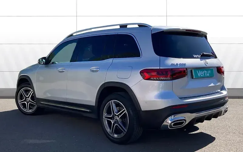 Second-hand Mercedes GLB200 AMG Line Premium 163 CP (119 kW) 2023 SUV