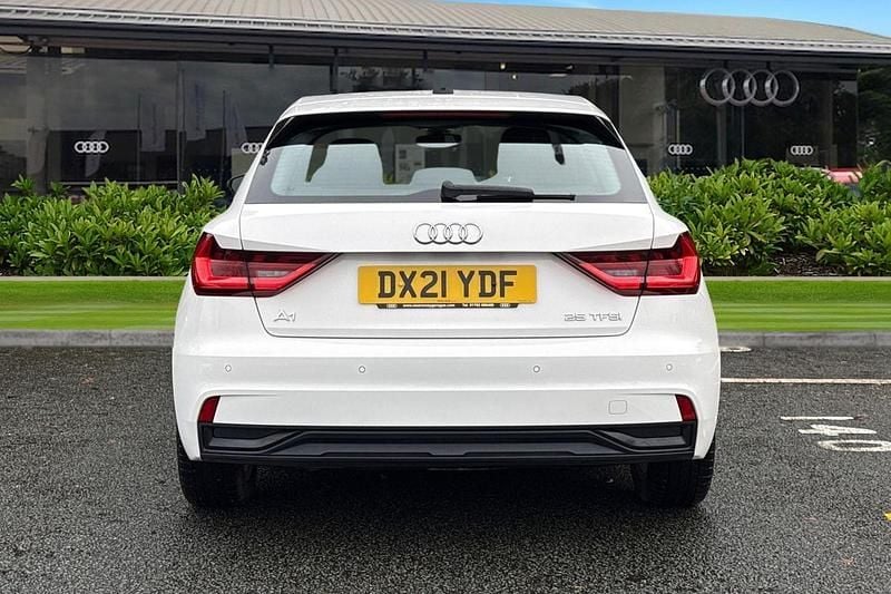 Used Audi A1 Sport 95 HP (69 kW) 2021 White SUV