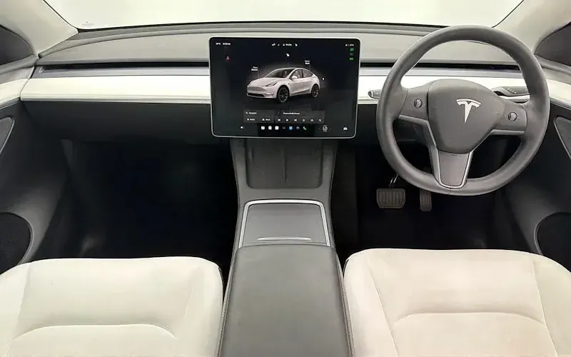 Used Tesla Model Y Long Range AWD 378 kW (514 HP) 2022 White SUV