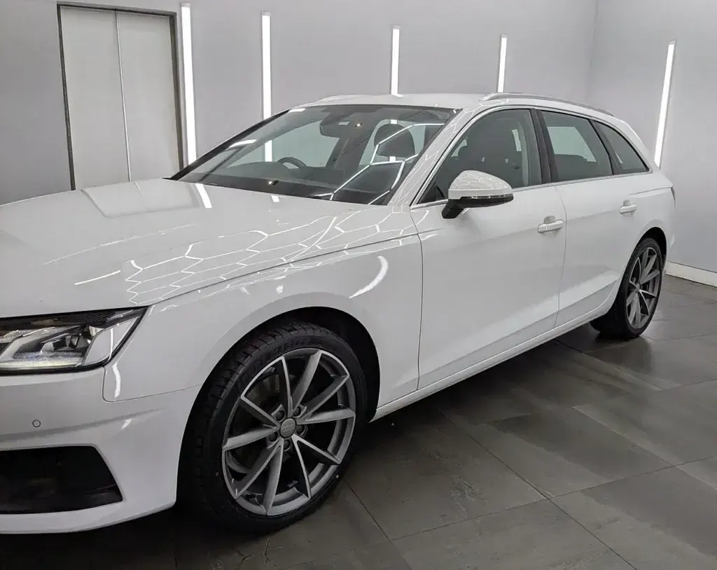 Used Audi A4 Comfort 136 HP (100 kW) 2019 White Estate