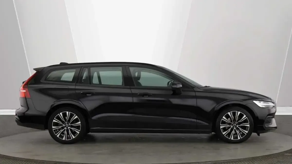 Used Volvo V60 Core 161 HP (118 kW) 2023 Estate