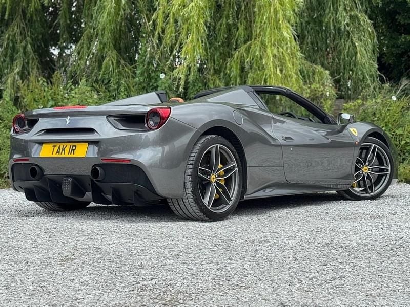 Used Ferrari 488 659 HP (484 kW) 2016 Grey Cabriolet