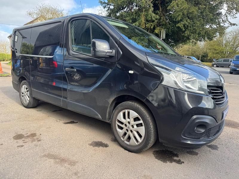 Used Renault Trafic 2015 Black MPV