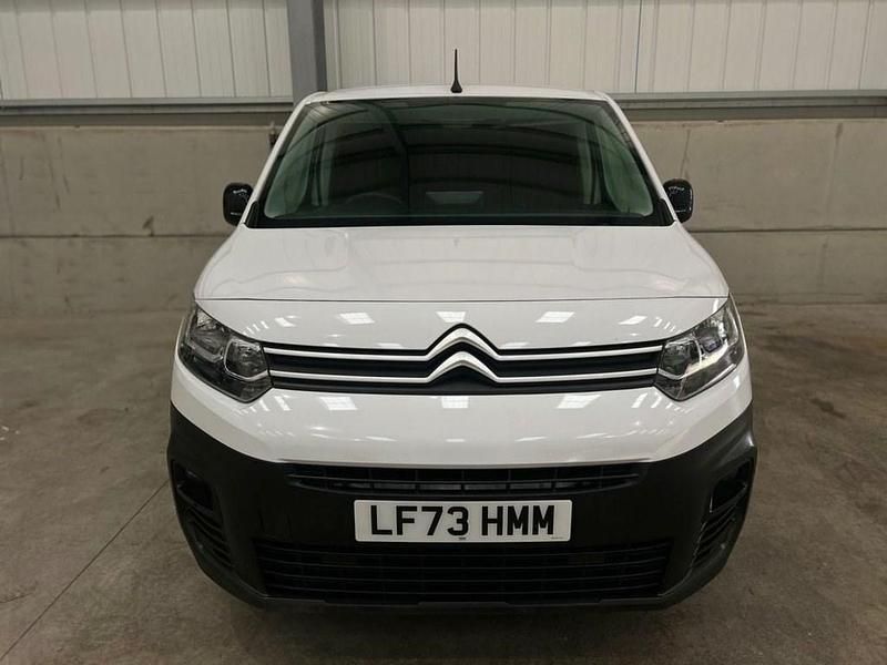 Used Citroën Berlingo 100 HP (73 kW) 2023 White MPV