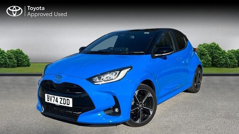 Used Toyota Yaris Hybrid Edition 130 HP (95 kW) 2024 Blue Hatchback
