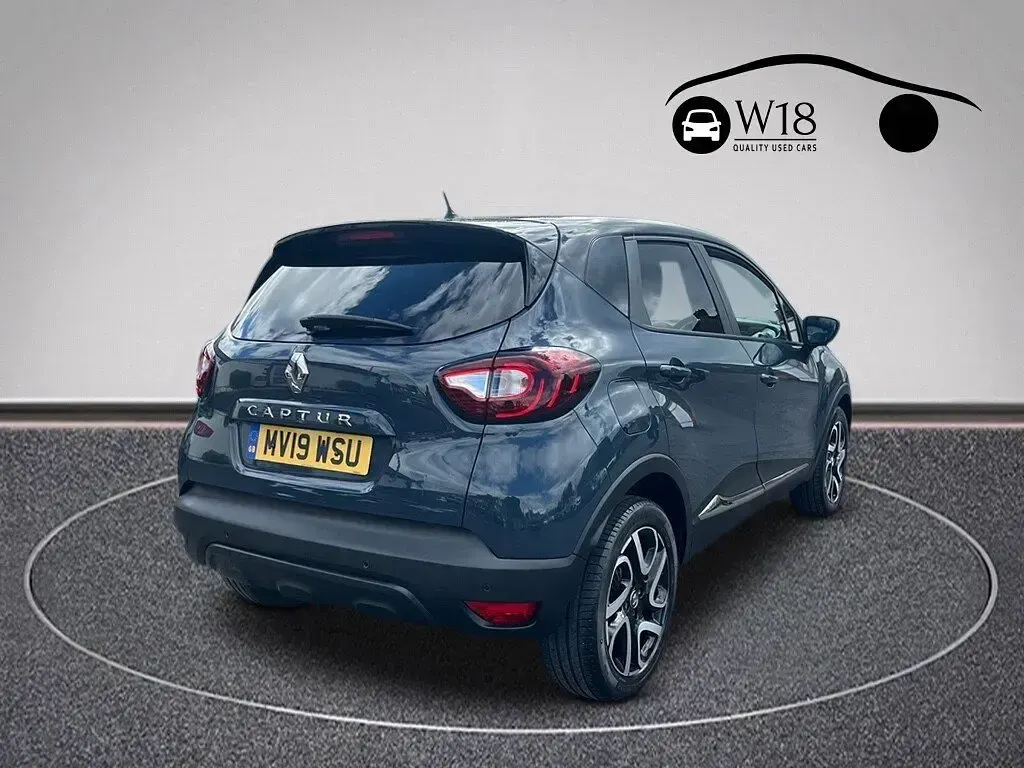 Used Renault Captur Iconic 90 HP (66 kW) 2019 Blue/black SUV