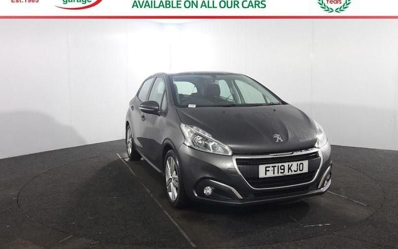 Used Peugeot 208 Active 101 HP (74 kW) 2019 Grey Hatchback