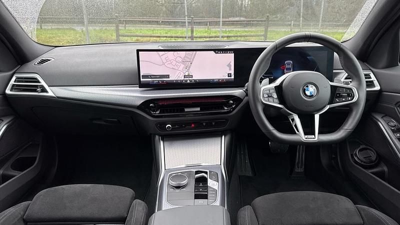 Usado BMW 320 M Sport 184 HP (135 kW) 2025 Cinzento Sedan